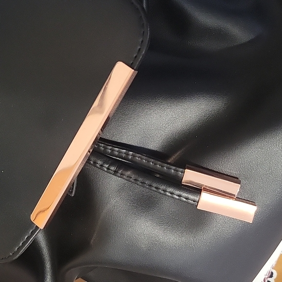 Axiz Group Ava Black & Rose Gold Cinch Backpack - Picture 2 of 5